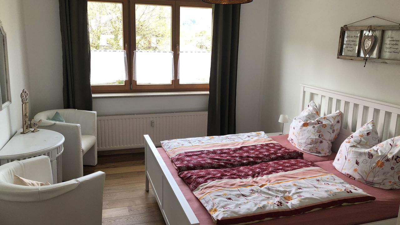 Schlafzimmer 1, Doppelbett,  1,80m x 2,00m Schlafzimmer 1, Doppelbett,  1,80m x 2,00m